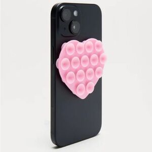 Fashion Nova “Hard Not To Love” Phone Gripper – Pink Heart Suction Cup Mount
